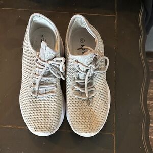 Stylish Gray Women's Sneakers